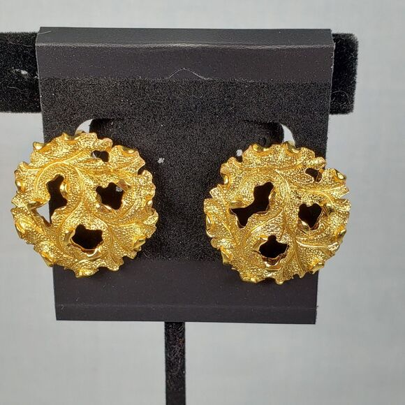 Vintage Signed Crown Trifari Gold Tone Oak Leaf Retro Statement Clip On Earrings - Picture 5 of 12